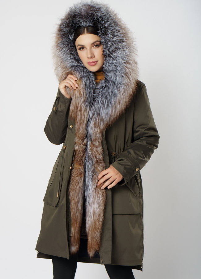 Меховая парка на молнии с капюшоном в цвете хаки модель № 7026 меха малина