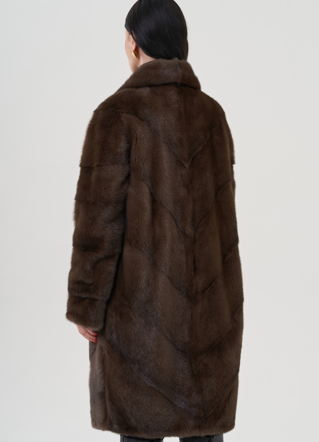 Шуба из норки с английским воротником модель № 24742 в кредит