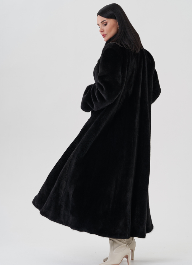 Норковая шуба черного цвета  модель № 24678 универмаг малина