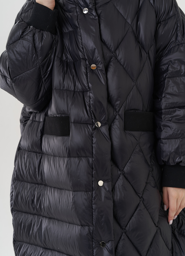 Женский пуховик оверсайз с капюшоном  модель № 25958 универмаг малина