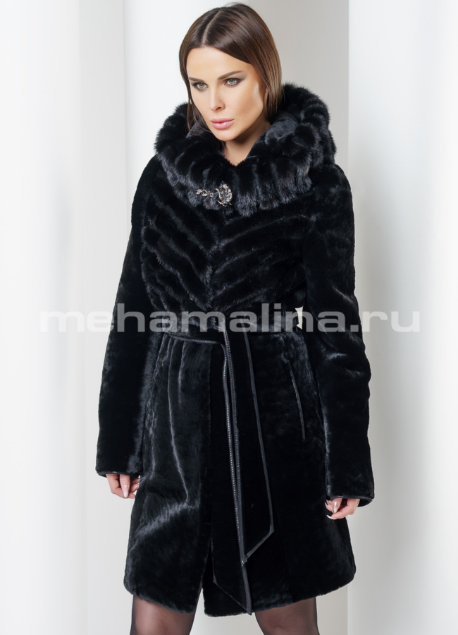 Шуба из мутона с капюшоном модель № S-566 меха малина