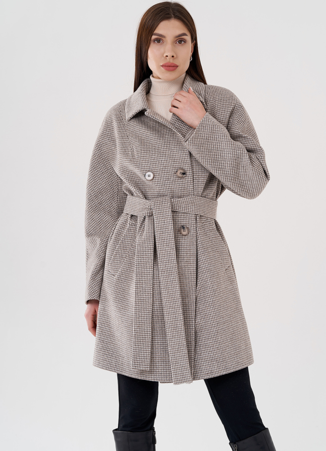 Бежевое женское пальто с принтом 