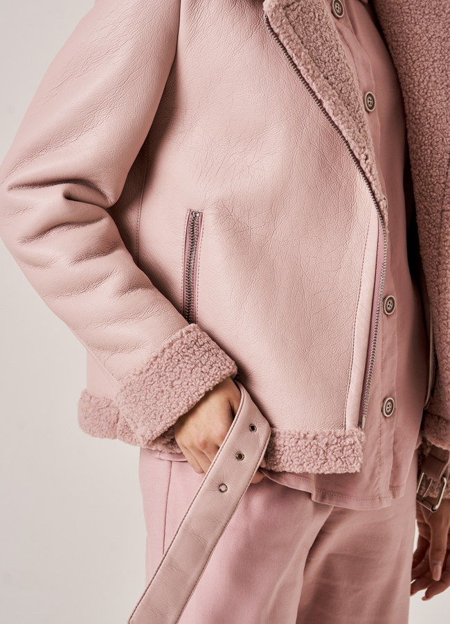 Дубленка пилот розового цвета модель № 18811-5 в кредит