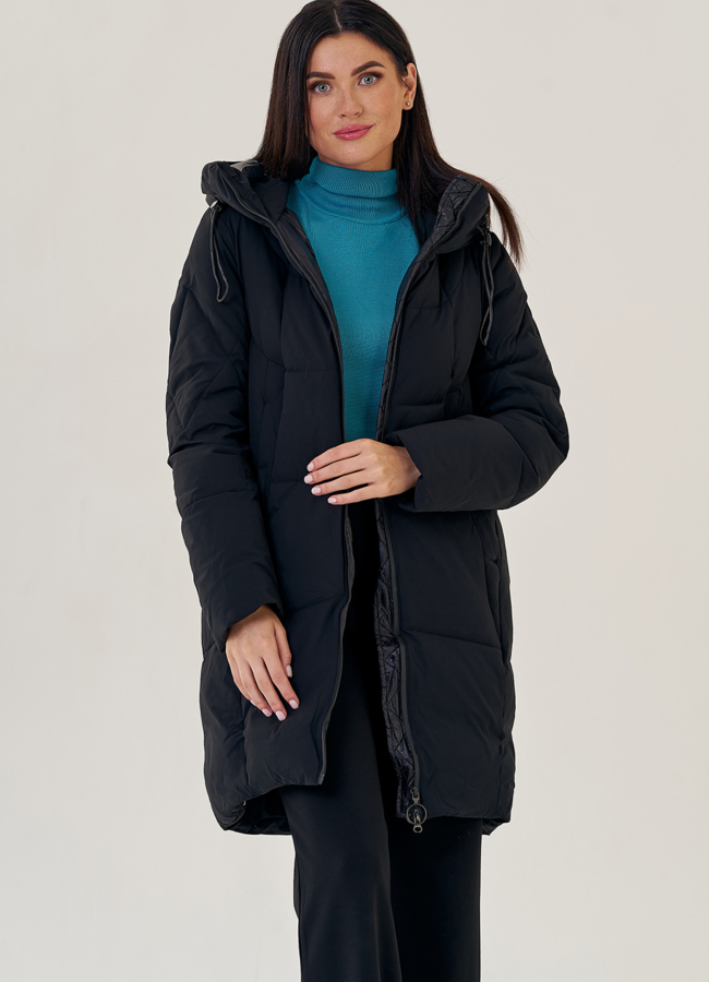 Пуховик женский черного цвета с капюшоном модель № 79145 в рассрочку