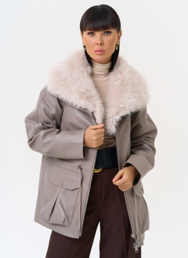Удлиненная куртка из эко кожи с воротником из эко меха Удлиненная куртка из эко кожи с воротником из эко меха