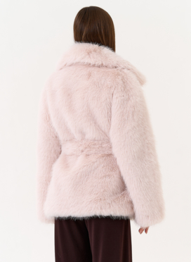 Женская шуба из эко меха с английским воротником  Женская шуба из эко меха с английским воротником