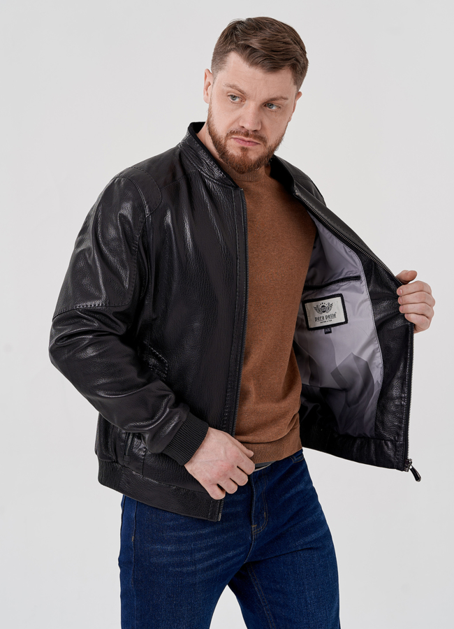 Куртка бомбер черного цвета  модель № 24398 в кредит