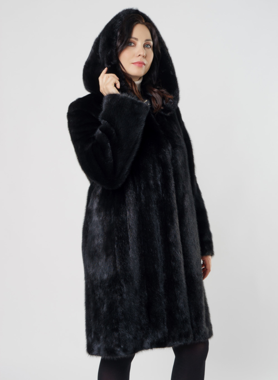 Черная норковая шуба с капюшоном