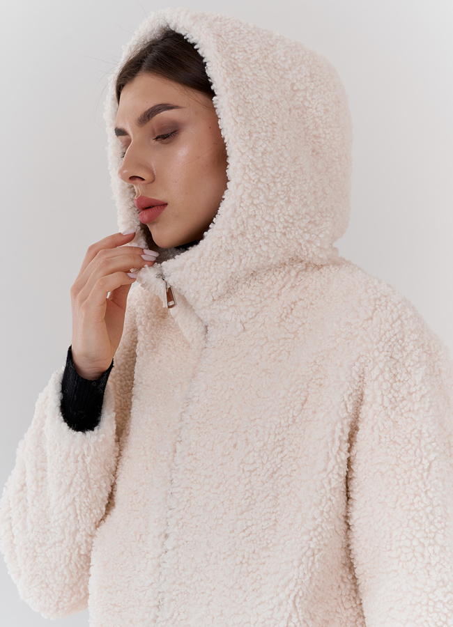 Женская куртка с капюшоном из искусственного меха модель № 24323 универмаг малина