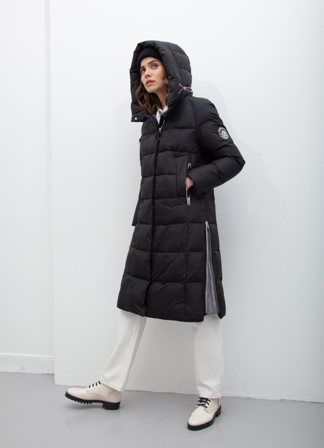 Пуховик женский черного цвета модель № 21029 в кредит