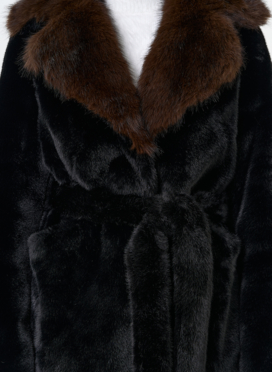 Женская шуба из эко меха с английским воротником Женская шуба из эко меха с английским воротником