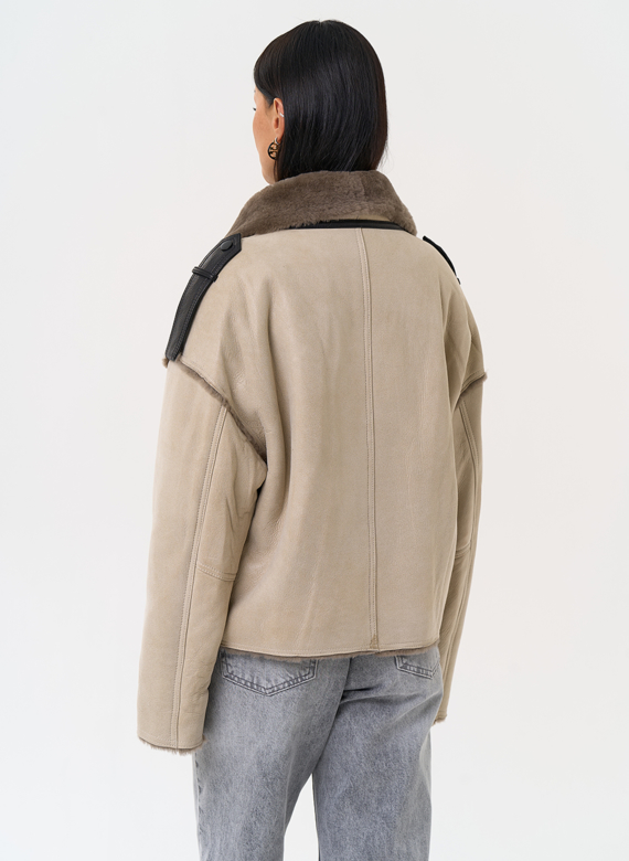 Светлая натуральная дубленка