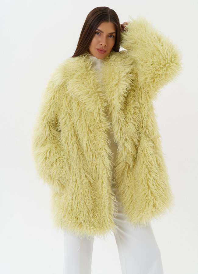 Полупальто из эко меха под ламу с поясом модель № 26010 универмаг малина