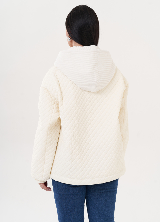 Светлая куртка с капюшоном модель № 27003 универмаг малина