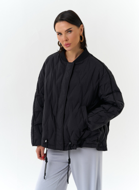 Женская куртка бомбер черного цвета