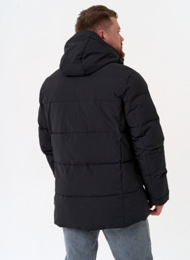 Мужской пуховик черного цвета с капюшоном