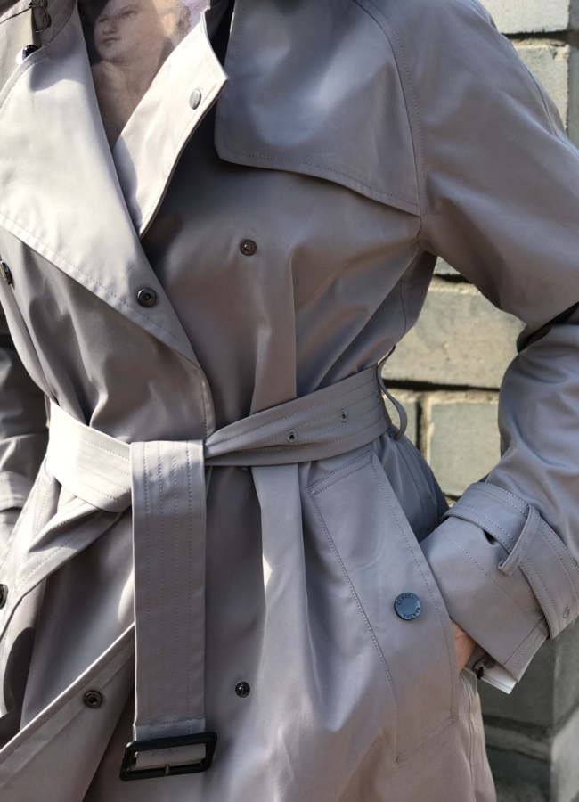 фото Плащ женский серого цвета модель № 819