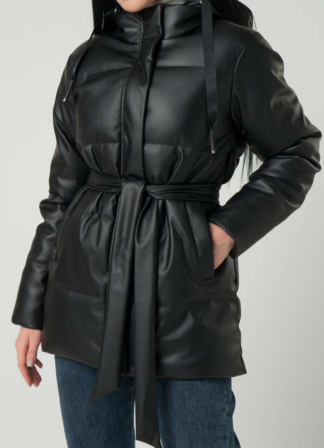 Женская куртка из эко кожи с поясом модель № 22318 в рассрочку