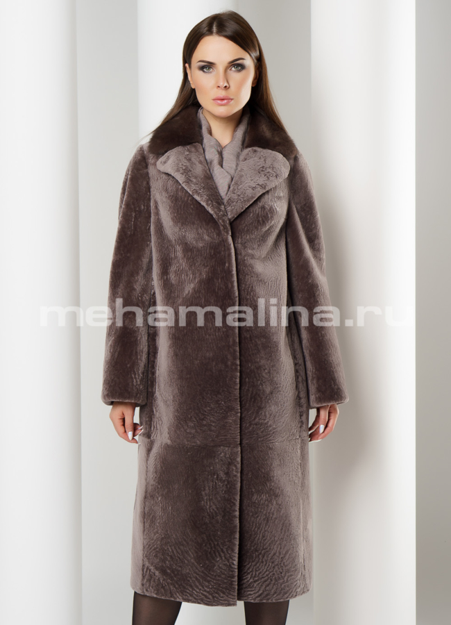 Удлиненная шуба из астрагана модель № S-617 меха малина