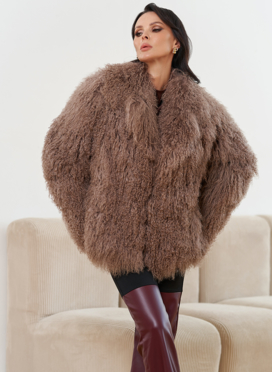 Женская шуба из меха ламы Женская шуба из меха ламы