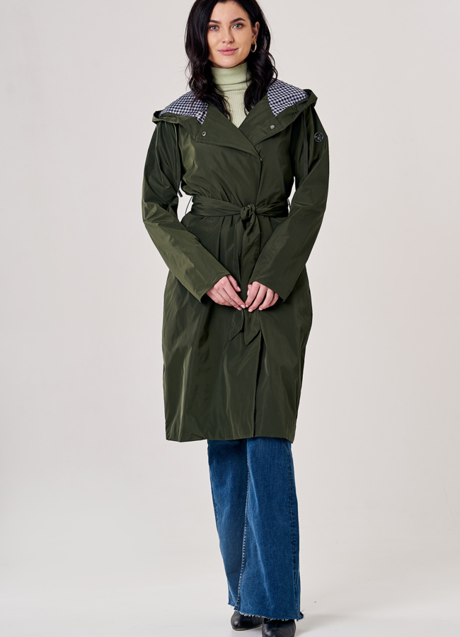 Плащ женский с капюшоном зеленого цвета модель № 20502 в кредит