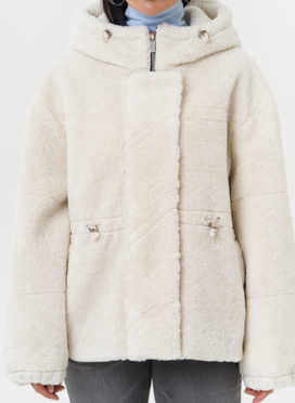 Куртка из эко меха с капюшоном