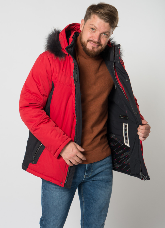 Куртка красного цвета на молнии с капюшоном, отделка енот модель № 21666 универмаг малина