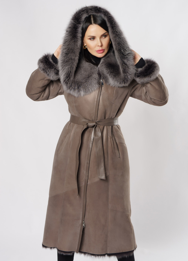 Дубленка с капюшоном на молнии модель № 7464 меха малина