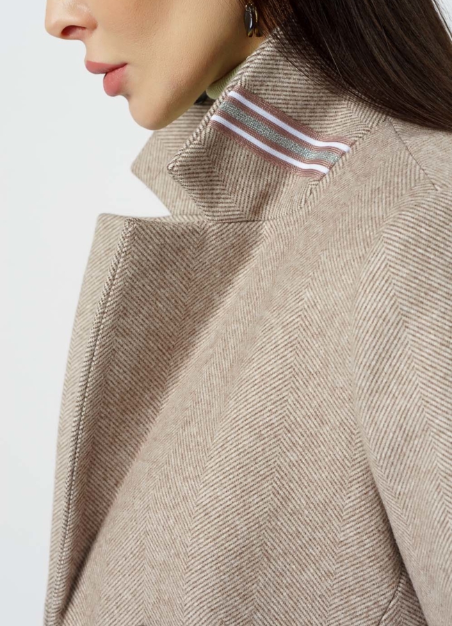 Приталенное пальто с английским воротником модель № 19104 в кредит