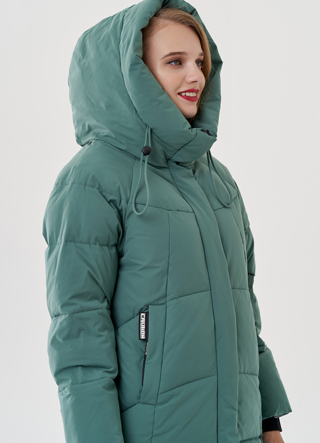 Женское полупальто пуховик в зеленом цвете модель № 81348 в рассрочку