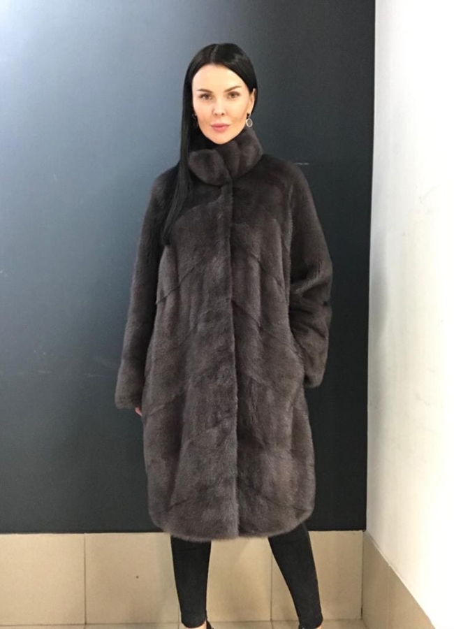 Норковая шуба в поперечном раскладе цвета капучино модель № 356-5 универмаг малина