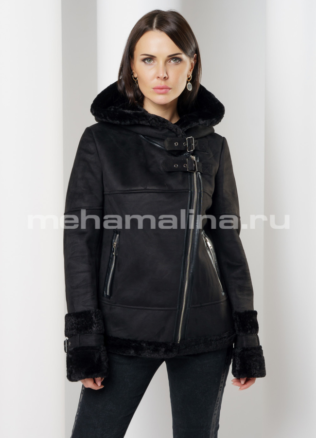 Эко дубленка на молнии с капюшоном в черном цвете модель № 9186 меха малина