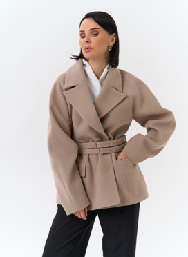 Женское укороченное пальто с двойным поясом