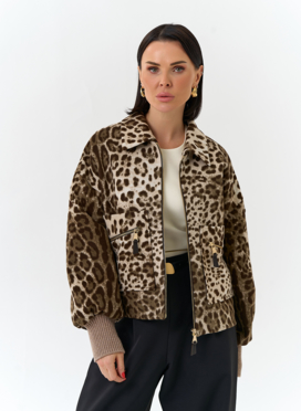 Женское укороченное пальто с анималистическим принтом