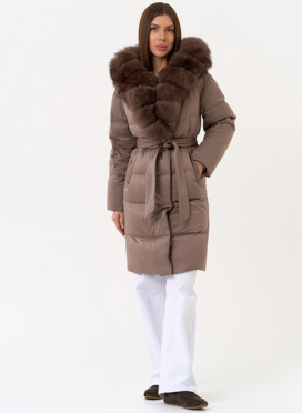 Женский пуховик с капюшоном из меха песца