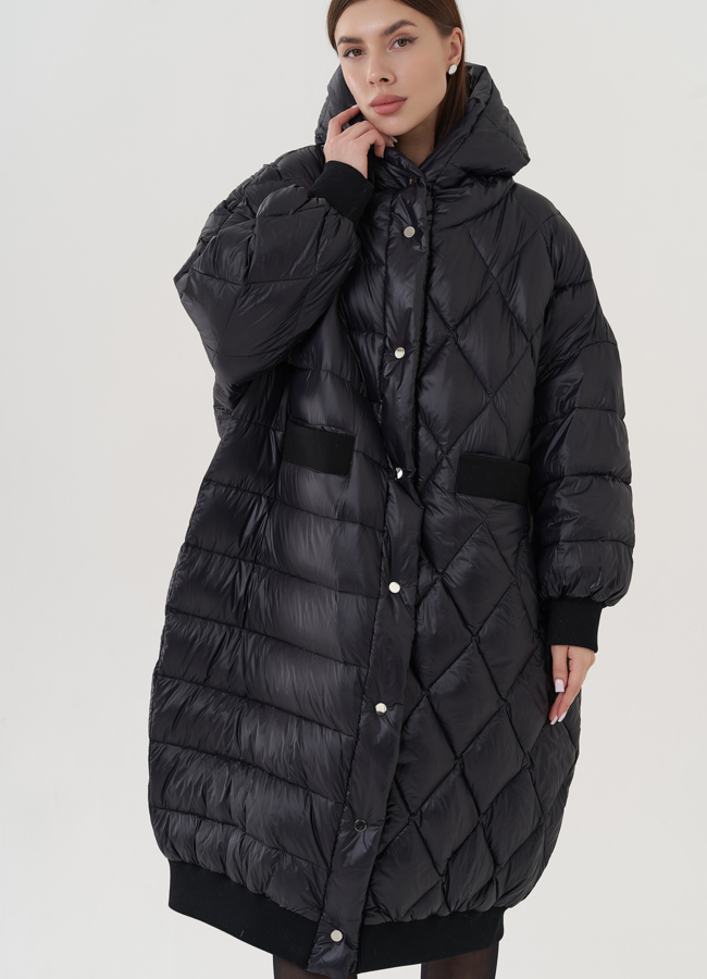 Женский пуховик оверсайз с капюшоном  модель № 25958 меха малина