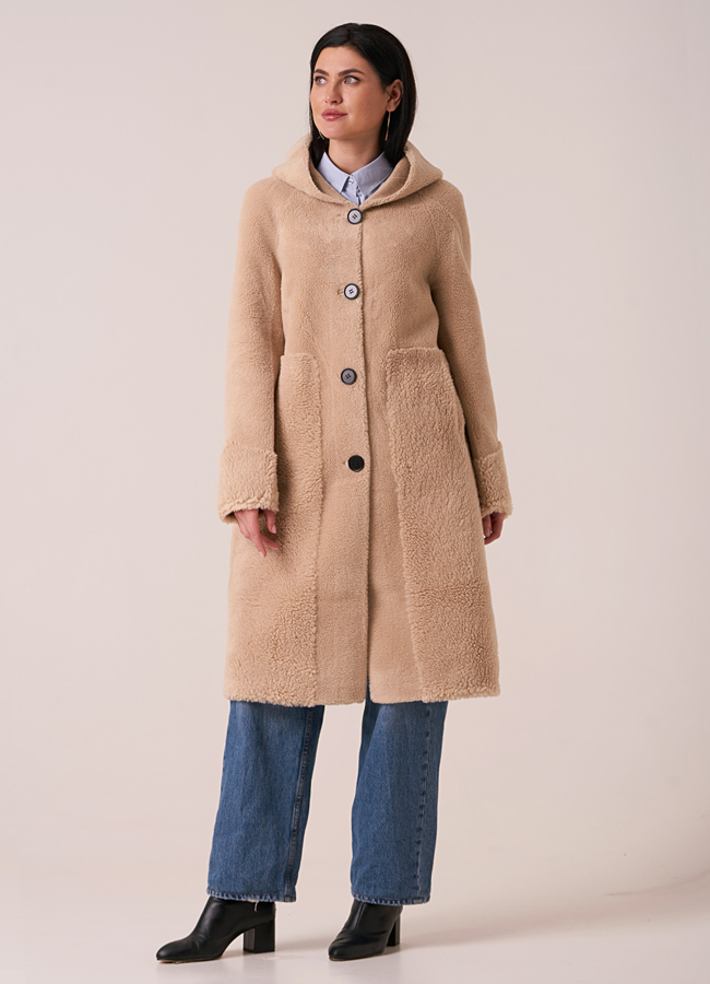 фото Пальто из эко меха на пуговицах с капюшоном модель № 9801