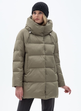 Женский пуховик с капюшоном