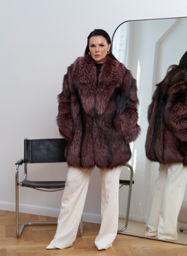 Шуба из меха чернобурки розового цвета Шуба из меха чернобурки розового цвета