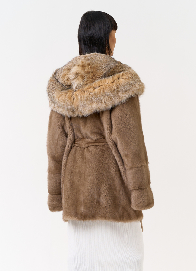 Женская шуба из меха норки с капюшоном из меха рыси модель № 31165 в кредит