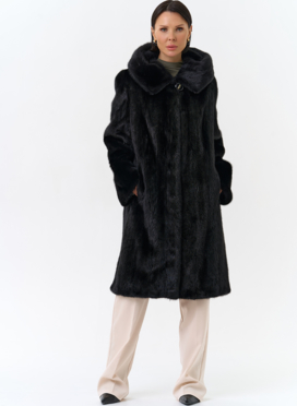 Черная норковая шуба с капюшоном