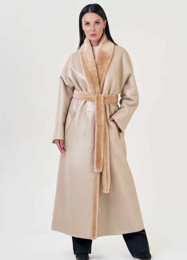 Двухсторонняя женская дубленка бежевого цвета  модель № 23246 универмаг малина
