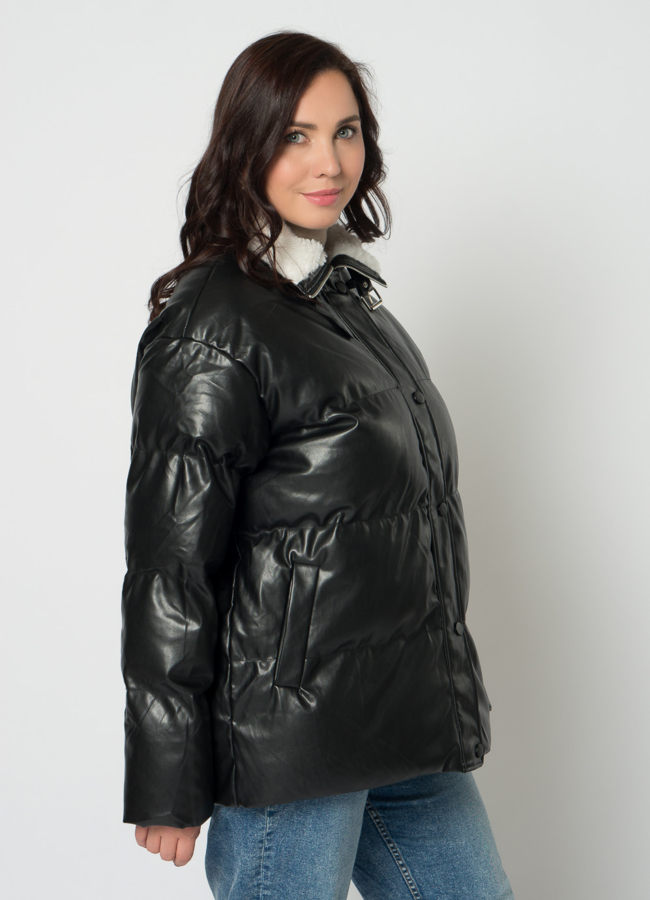 Куртка из эко кожи черного цвета с воротником стойкой модель № 21712 в кредит