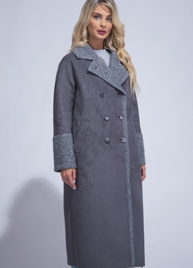 Удлиненная искусственная дубленка цвета графит модель № 8145 меха малина