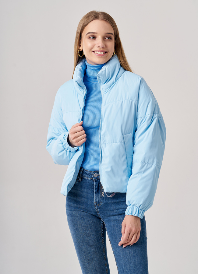 Укороченная женская куртка голубого цвета модель № 8211 универмаг малина