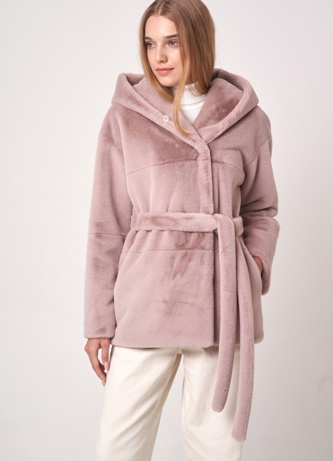 Укороченная шуба из искусственного меха с капюшоном модель № 12776 меха малина