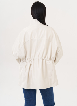 Удлиненная куртка из натуральной кожи белого цвета Удлиненная куртка из натуральной кожи белого цвета