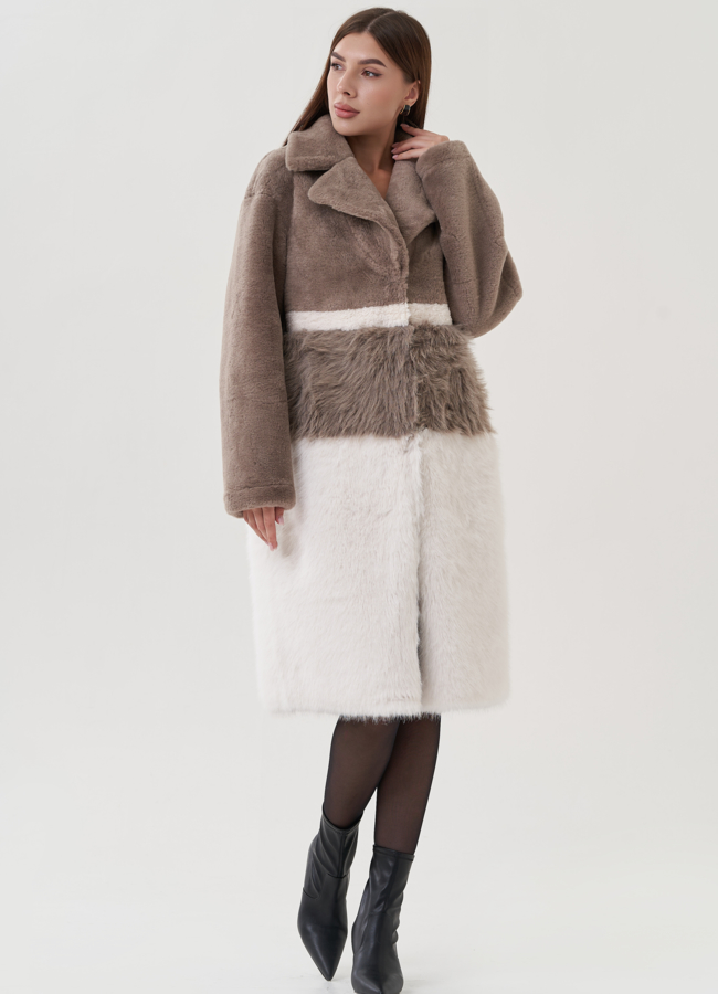 фото Пальто из искусственного меха бежевого цвета модель № 25416