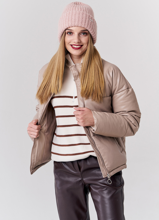 Шапка женская розового цвета модель № 21747 в кредит