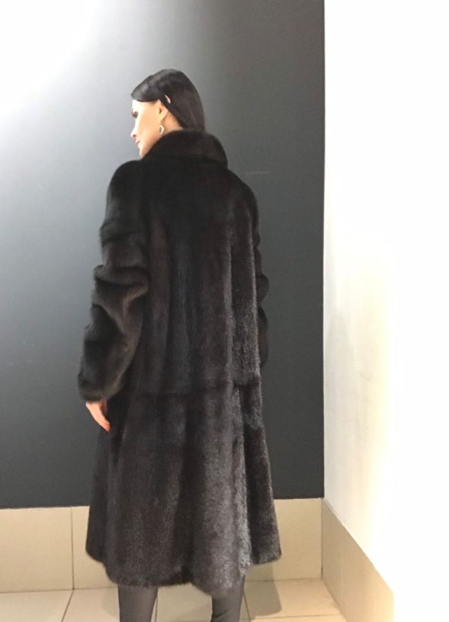 фото Норковая шуба в цвете махагон модель № 110318